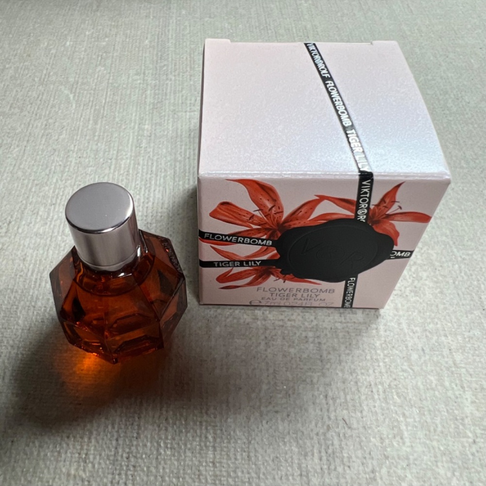 ❤️ Viktor&Rolf Flowerbomb Tiger Lily mini - Picture 7 of 8